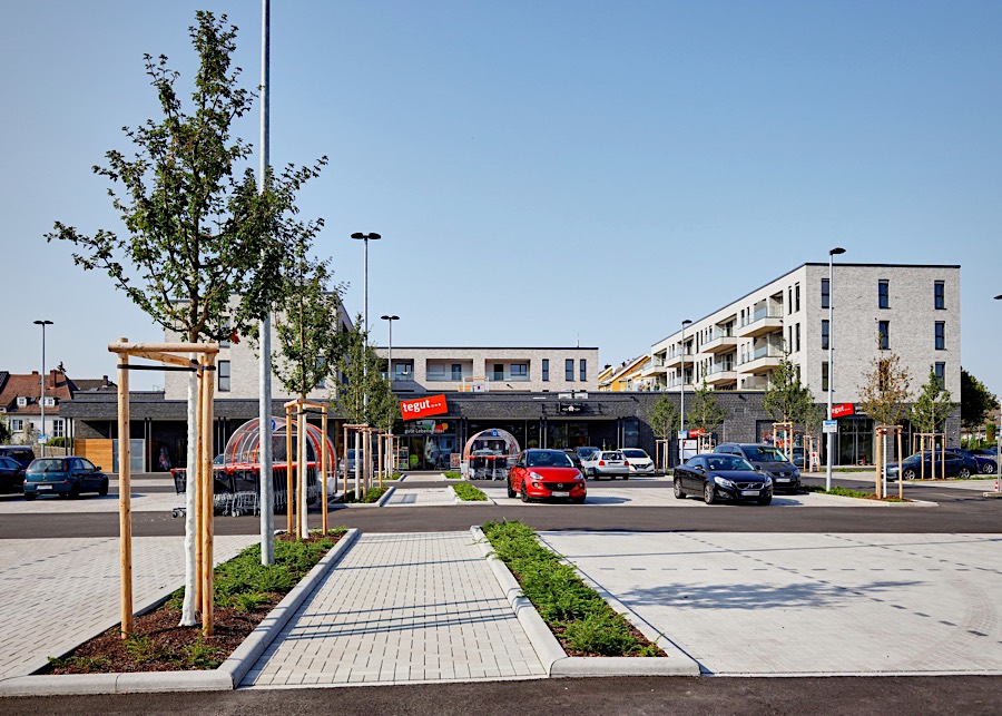 Aussenansicht Parkplatzflächen